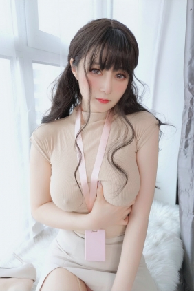 Coser小姐姐白银 - 水を飲みますか、先輩 [22P3V-214MB]