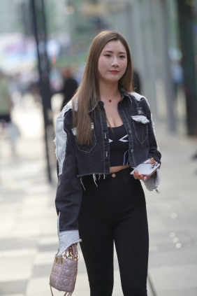 精选街拍视频 No.9686 窈窕牛仔裤 [83P-937MB]