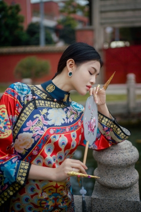 [YITUYU]艺图语 2025.04.15 穿越清宫，红墙下的高挑格格 曼丽 [46P-1.69GB]