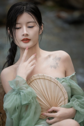 [YITUYU]艺图语 2025.07.29 静谧时光 由美 [23P-498MB]