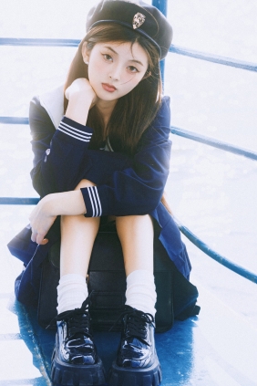 [YITUYU]艺图语 2023.06.09 jk女孩 张张包 [26P-606MB]