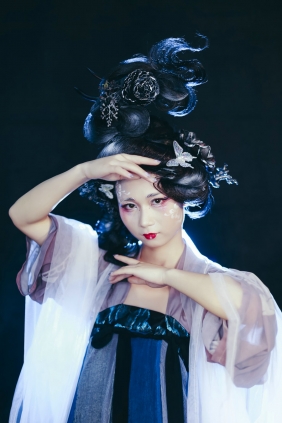 [YITUYU]艺图语 2025.08.03 黑山老妖 薇蓝 [50P-339MB]