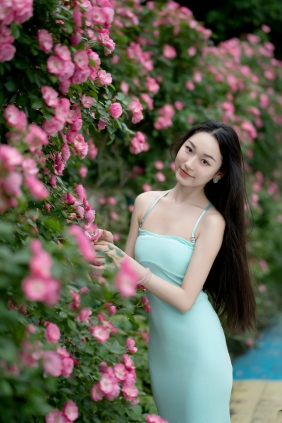 [YITUYU]艺图语 2025.08.05 蔷薇花女神 玥玥hsbjsvnsms [14P-244MB]