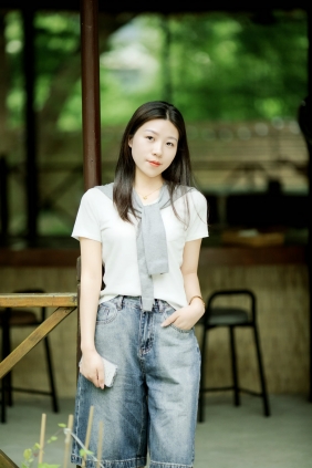 [YITUYU]艺图语 2025.08.02 闲情午后 露露 [21P-316MB]