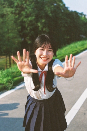 [YITUYU]艺图语 2025.08.21 播放秋日短片 小花想睡觉zzZ [16P-105MB]