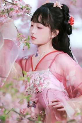 [YITUYU]艺图语 2025.04.22 落樱 小王碎彬彬 [13P-117MB]