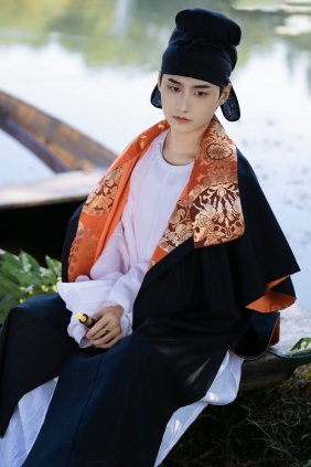 [YITUYU]艺图语 2025.08.06 欲买桂花同载酒，终不似，少年游。刘儒林 [17P-265MB]