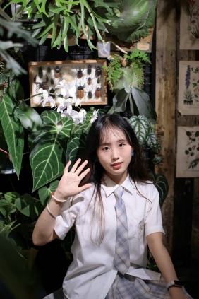 [YITUYU]艺图语 2025.08.30 咖啡馆随拍 Ideas [13P-138MB]