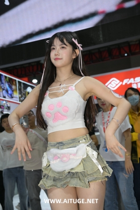 精选街拍视频 No.9581 美腿克罗拉 [201P-4.37GB]