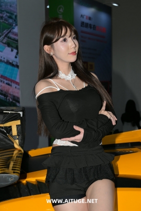 精选街拍视频 No.9758 黑色短裤美腿 [46P-1.00GB]