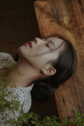 [YITUYU]艺图语 2025.07.28 我的房间，窗户开向寂静 shi jiuqian的一二 [21P-267MB]