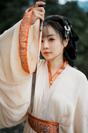 [YITUYU]艺图语 2025.10.19 古风人像拍摄-圣泉寺 joy777又又 [13P-161MB]