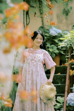 [YITUYU]艺图语 2025.07.30 秘密花园 曼曼 [18P-275MB]