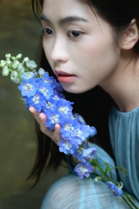 [YITUYU]艺图语 2025.08.01 蓝 半个月亮 [19P-175MB]