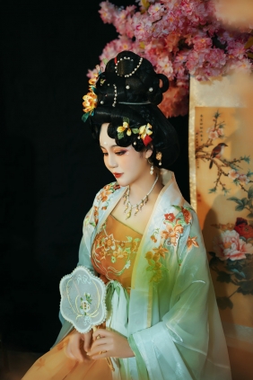 [YITUYU]艺图语 2025.08.13 国色天香 诸葛 [15P-162MB]