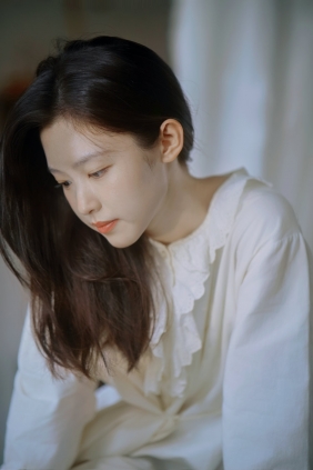 [YITUYU]艺图语 2025.04.28 酷似亦菲的清冷神仙少女 一只柚子 [45P-1.57GB]