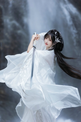 [YITUYU]艺图语 2025.04.05 一剑破长空 绮罗生的小苏苏 [14P-75MB]