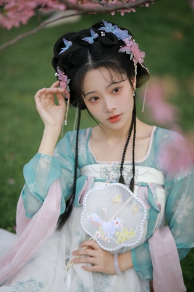 [YITUYU]艺图语 2025.03.31 樱花少女 绵绵思远道 [15P-108MB]