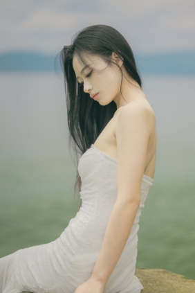 [YITUYU]艺图语 2025.08.14 在水一方 小岳 [32P-597MB]