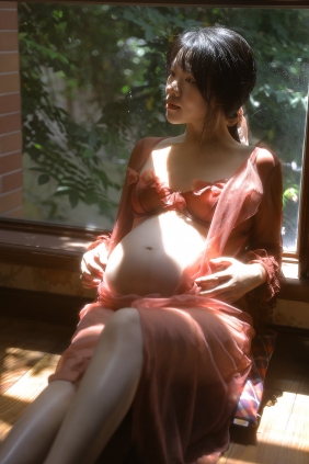 [YITUYU]艺图语 2025.08.22 她先是她自己 再是妈妈 Quinnao巧阿 [13P-49MB]