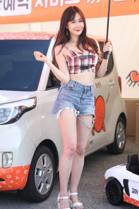 精选街拍视频 No.9574 青春魅力车模 [75P27V-6.22GB]