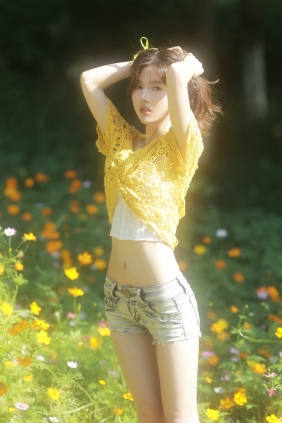 [YITUYU]艺图语 2026.01.23 故事的小黄花 小8 [18P-86MB]