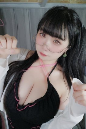 贞子蜜桃 - 心心眼 [10P1V-252MB]