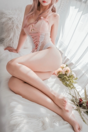 微博妹子三度_69 - 精灵紧身衣 [27P5V-230MB]