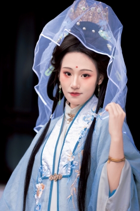 [YITUYU]艺图语 2025.04.05 栊翠庵・妙玉 小洪 [27P-351MB]