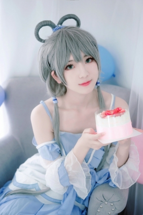 小姐姐弥音音ww - 洛天依 生日快乐 [10P-28MB]