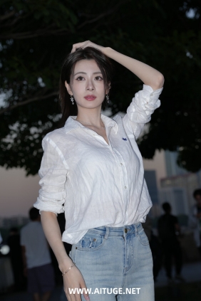 精选街拍视频 No.10018 牛仔裤飒爽小荔枝 [93P3V-3.49GB]