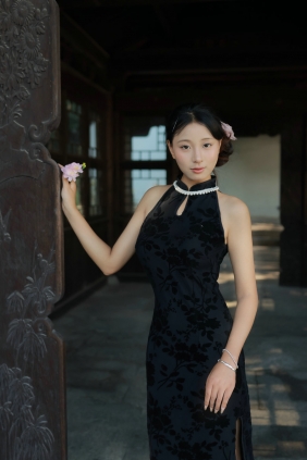 [YITUYU]艺图语 2025.10.17 黑色珍珠旗袍 小u [42P-853MB]