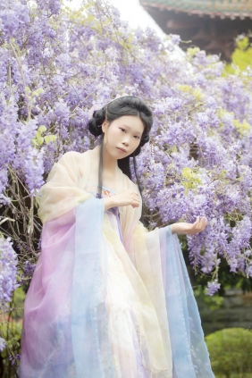 [YITUYU]艺图语 2025.08.03 紫藤花 池白浔 [22P-214MB]