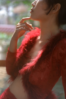 [YITUYU]艺图语 2025.08.28 玫瑰不语 巧克力盒大画家 [15P-68MB]