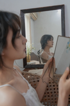 [YITUYU]艺图语 2025.05.31 窗畔漫读 小雨天气 [17P-229MB]