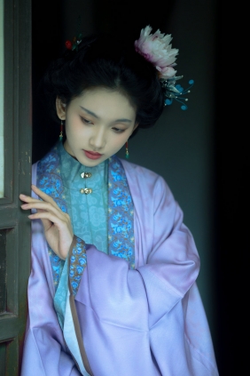 [YITUYU]艺图语 2025.04.16 暮云合璧 二一芝 [21P-804MB]