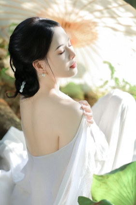 [YITUYU]艺图语 2025.09.16 光斑 [17P-160MB]