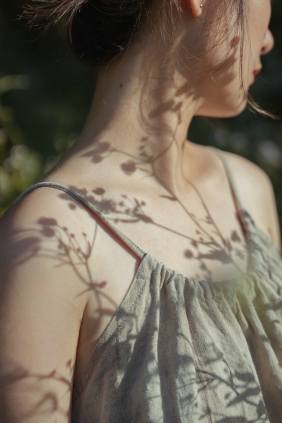 [YITUYU]艺图语 2025.07.31 夏是无声缱倦的河流 娟 [16P-234MB]