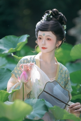 [YITUYU]艺图语 2025.04.05 唐朝的一个午后 赤嫣在这里～ [22P-479MB]