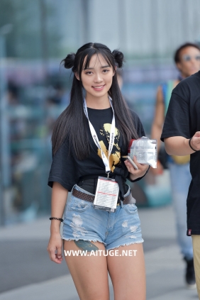 精选街拍视频 No.9308 活力甜美牛仔短裤 [60P-746MB]