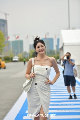 精选街拍视频 No.10098 最美的欣欣啊 [81P-1.71GB]