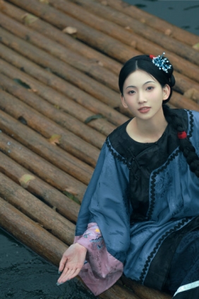 [YITUYU]艺图语 2025.06.11 时间停在她骑着牛背的那年 二一芝 [16P-286MB]