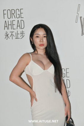 精选街拍视频 No.10099 性感丰满小姐姐 [144P-3.40GB]