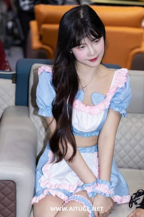 精选街拍视频 No.9854 顶流车模克罗拉的玉足 [139P-1.15GB]