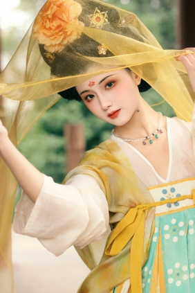 [YITUYU]艺图语 2025.10.15 国色芳华 欣慧 [14P-279MB]