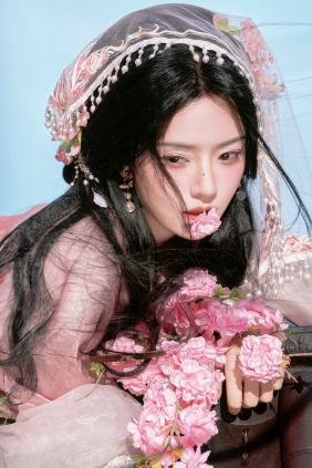 [YITUYU]艺图语 2025.07.13 我拍到了种田文女主 六金yE [14P-88MB]