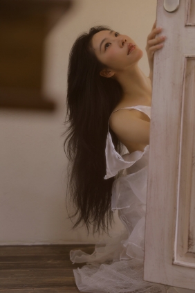 [YITUYU]艺图语 2025.10.19 一抹素白 野生模特园子 [10P-30MB]