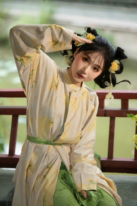 [YITUYU]艺图语 2025.10.01 踏青去也～ 玉彤 [16P-182MB]