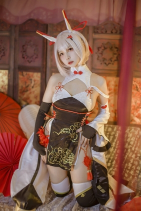 人气Coser二佐Nisa - 碧蓝航线 绫波 新春旗袍 [27P-207MB]