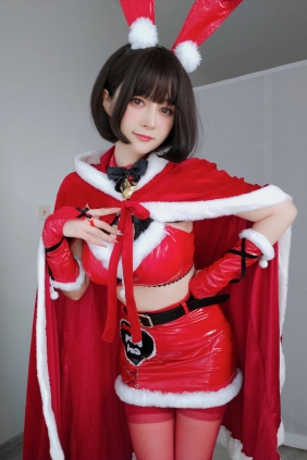 Coser小姐姐白银 - Merry Christmas [24P1V-80MB]